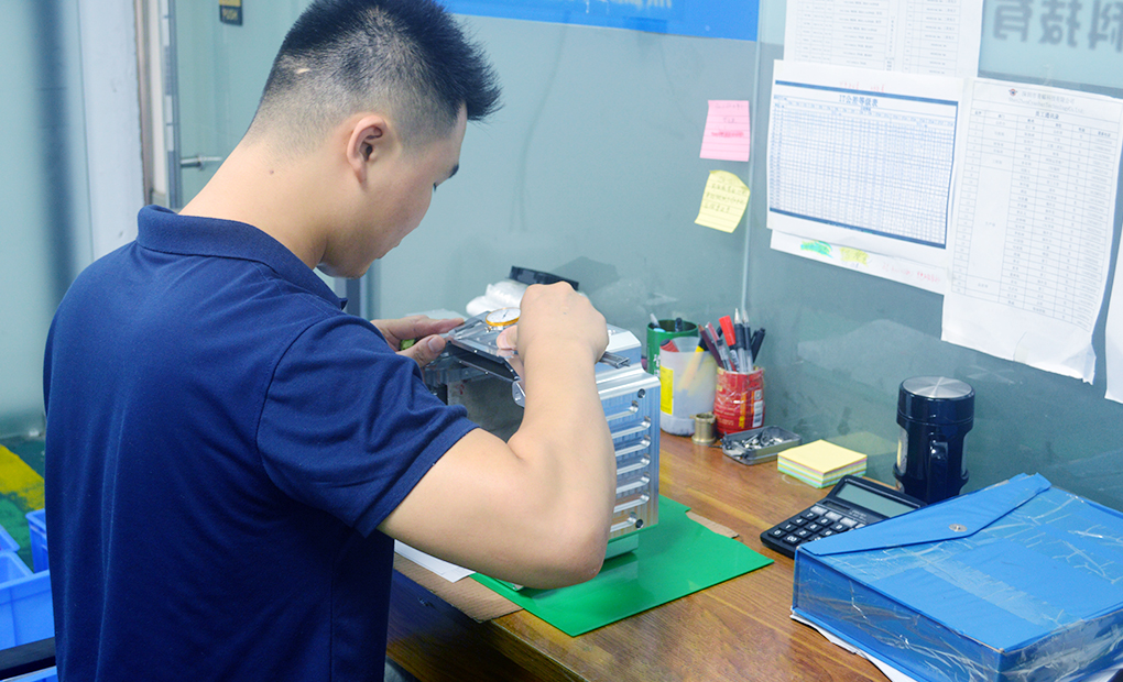 Expert DFM Feedback thumbnail