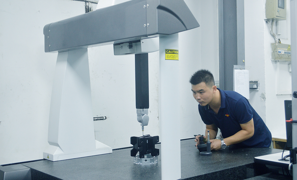 Expert DFM Feedback thumbnail